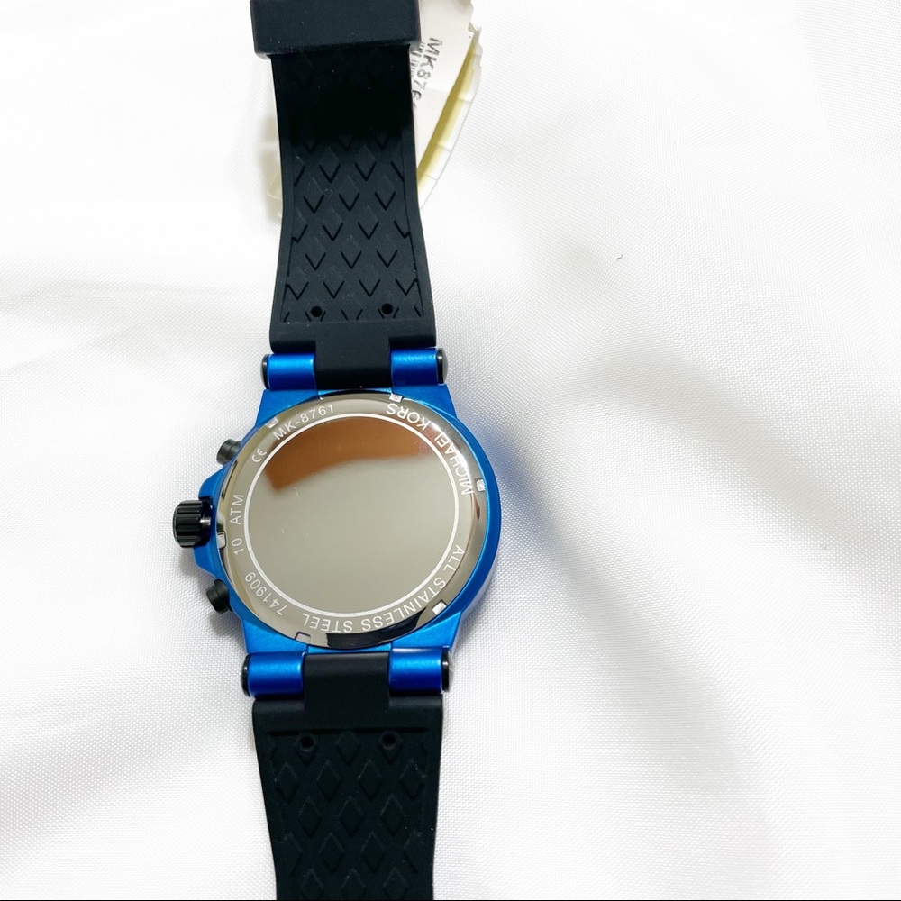 MICHAEL KORS DYLAN BLACK SILICONE STRAP WATCH - Picture 10 of 12